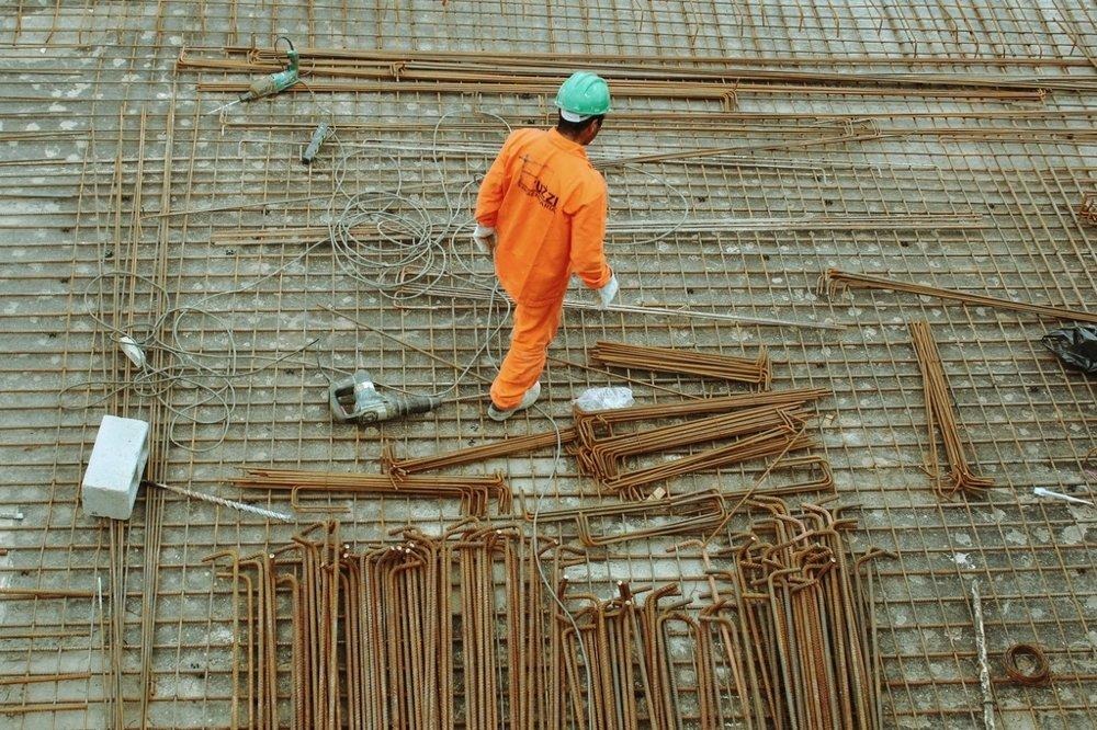建設業向け補助金申請サポート｜採択率を高める専門チームが伴走 【2026年最新】新事業進出・ものづくり商業サービス補助金は建設業でどう使う？対象になる7つの取り組み例と使える経費